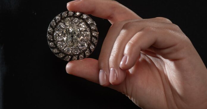 Diamond brooch Napoleon lost while fleeing Waterloo sells for $4.4 Diamond brooch Napoleon lost while fleeing Waterloo sells for $4.4 million at auction, Sotheby's says