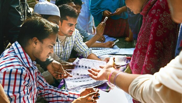 Election Commission to begin voters' list cleanup in 12 states, The Election Commission will initiate a voters' list cleanup exercise in 12 states and Union territories starting November 4. Photo: Ramesh Pathania. (Representative Image)