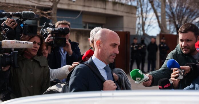 Ex-Spanish soccer boss who kissed player at World Cup is Ex-Spanish soccer boss who kissed player at World Cup is pelted by eggs at book presentation