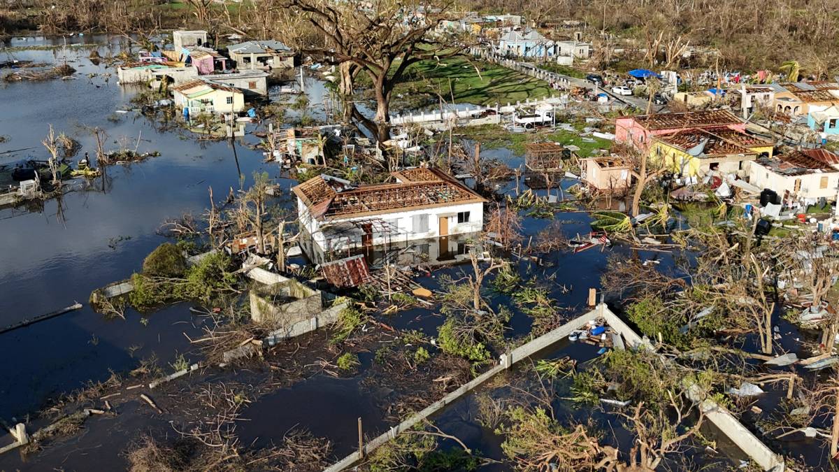 Click to play video: 'Hurricane Melissa: Drone video shows devastation in Jamaica after Category 5 storm'