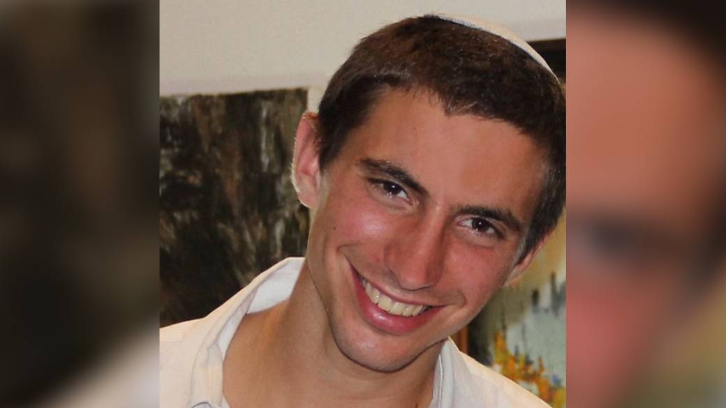 Click to play video: 'Hamas returns body of deceased Israeli soldier after 11 years'