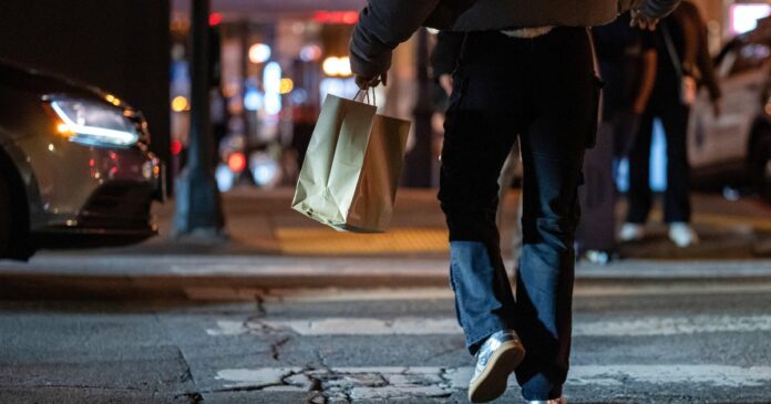 Nearly a quarter of U.S. households live paycheck to paycheck, Nearly a quarter of U.S. households live paycheck to paycheck, report finds