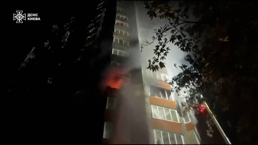 Click to play video: '‘This is their peace’: Kyiv resident reacts after overnight Russian attacks across Ukraine'