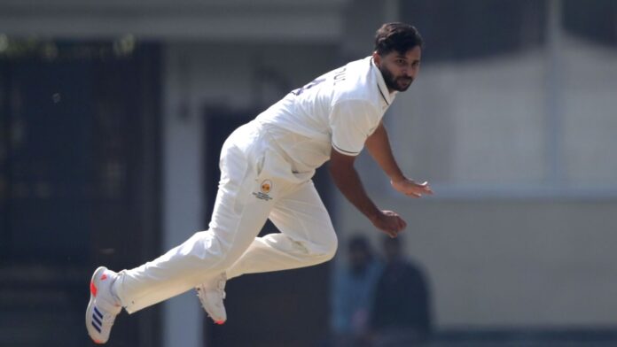 Shardul Thakur, Sherfane Rutherford join Mumbai Indians ahead of IPL
Kashmir, India - October. 16, 2025: Shardul Thakur of Mumbai during Ranji Trophy match aganist Jammu and Kashmir at Srinagar's Sher-I-Kashmir Stadium ,on 16 October 2025.(Photo By Waseem Andrabi /Hindustan Times)--