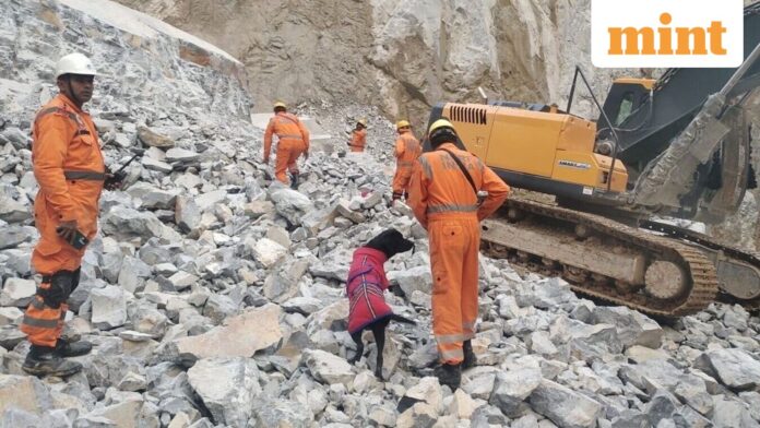 Stone quarry collapse in UP's Sonbhadra—Death toll rises to 6; Stone quarry collapse in UP's Sonbhadra—Death toll rises to 4