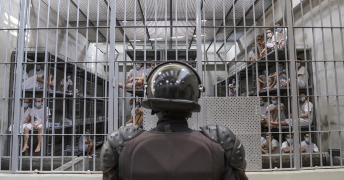 Treatment of Venezuelan migrants held at Salvadoran prison at U.S. request amounted to "arbitrary detention" and "torture," report argues