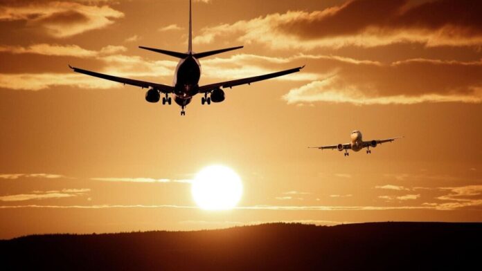 US airlines urge Congress to end shutdown ahead of holiday US airlines urge Congress to end shutdown ahead of holiday season, call working without pay unacceptable